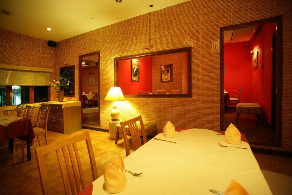 Valentino Restaurant & Guesthouse Pattaya ภายนอก รูปภาพ